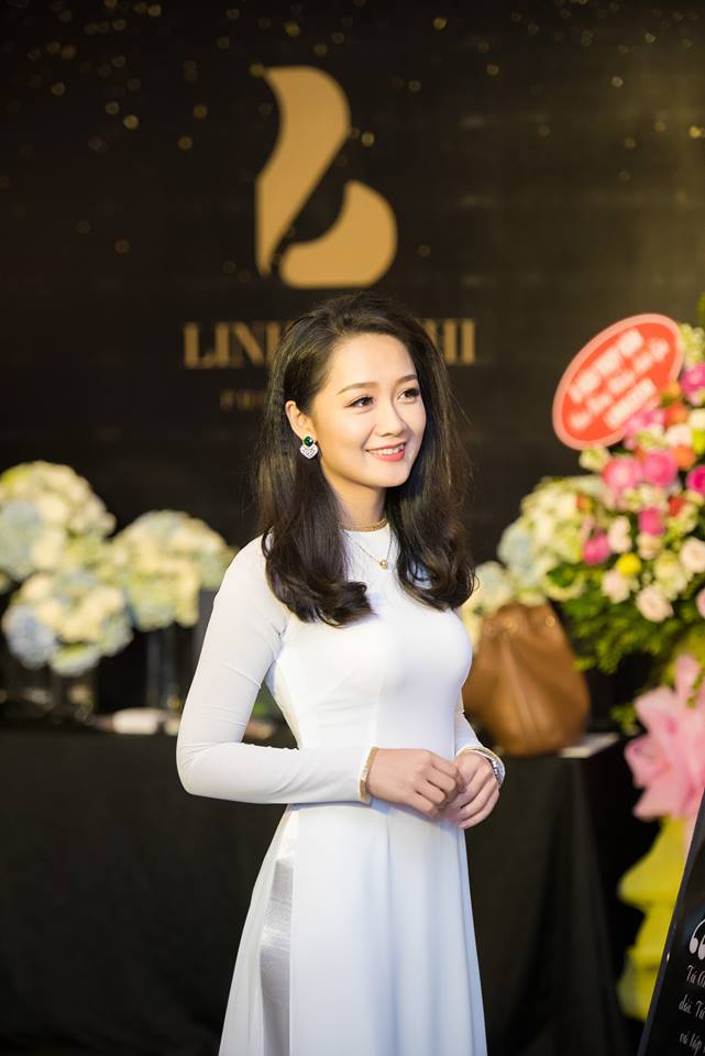Hình ảnh gợi cảm hiếm thấy của MC thời sự từng thi hoa hậu Hình ảnh gợi cảm hiếm thấy của MC thời sự từng thi hoa hậu